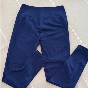 Women’s active leggings.